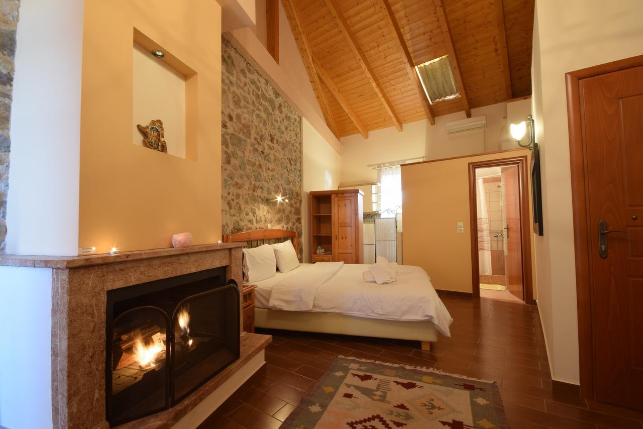 Hotel Parnassos Arachova Bagian luar foto