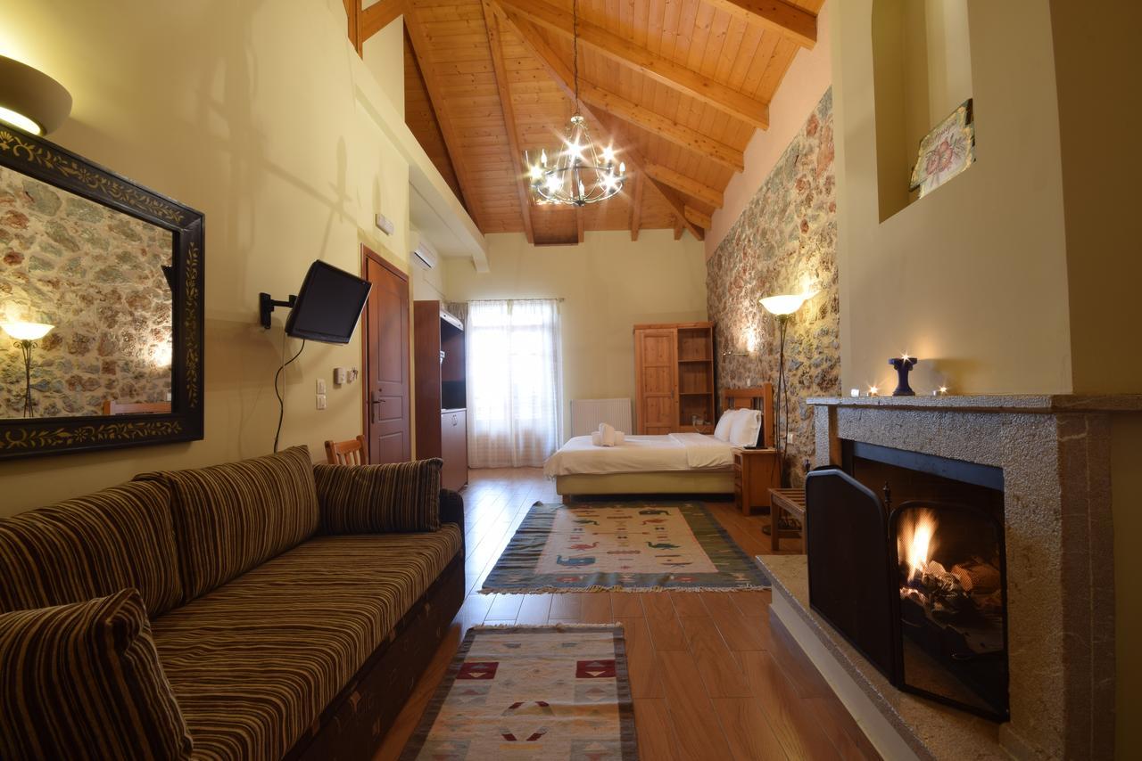 Hotel Parnassos Arachova Bagian luar foto