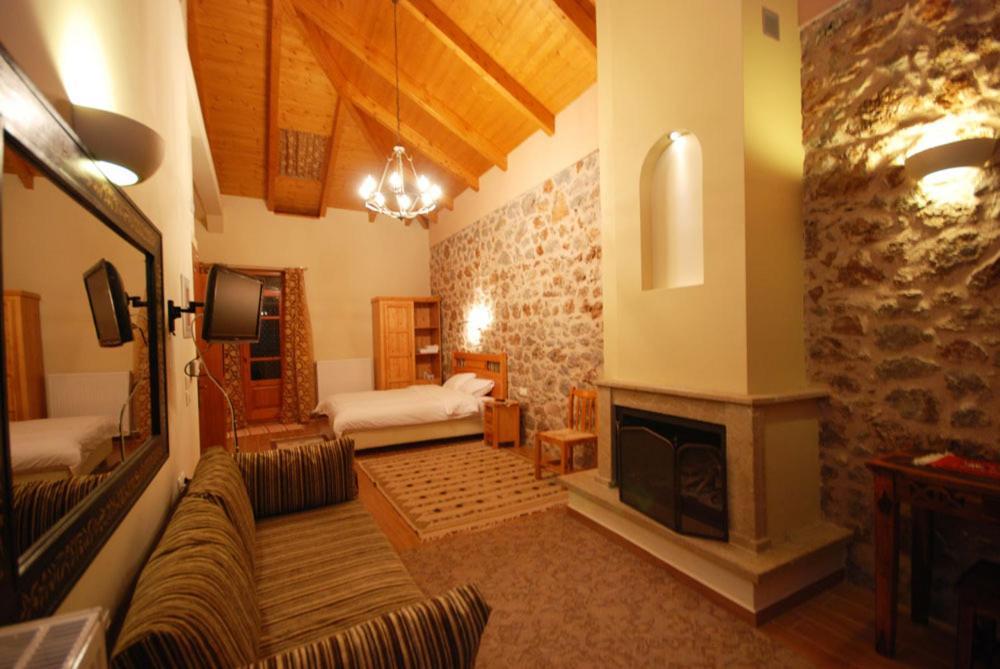 Hotel Parnassos Arachova Bagian luar foto